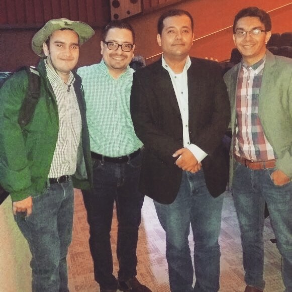 With the director and part of the cast of the play El libro abierto